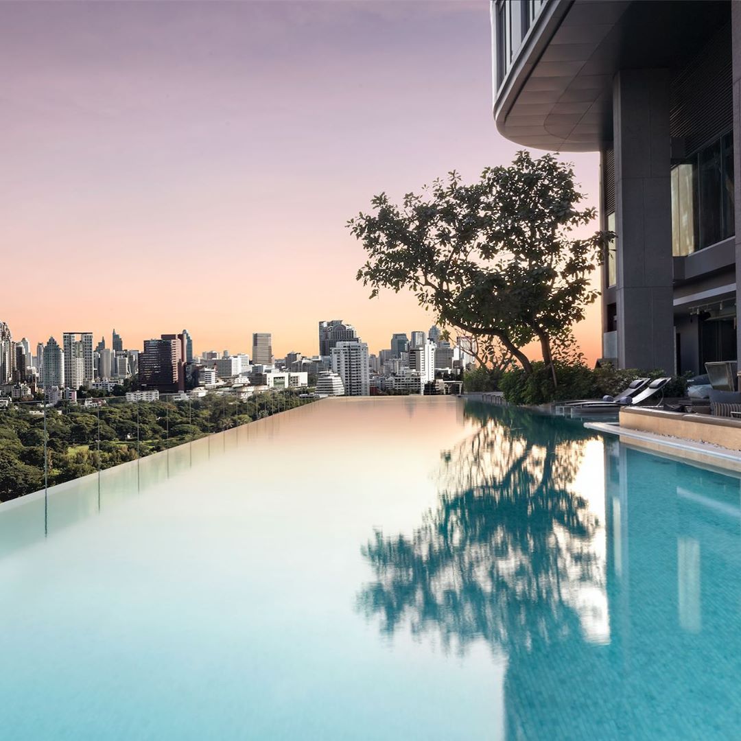 Pool day at the splendid @sosofitelbangkok 
#sosofitelbangkok #accorhotels #bangkok #thailand #poolside