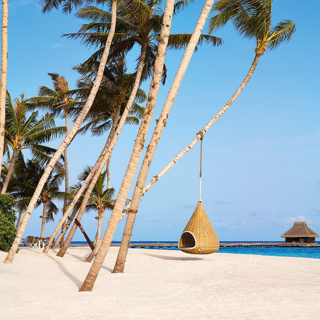 Monday made better @velaaprivateisland 
</p>
				</div>
			</div>
		</div>
				
				
		<div class=