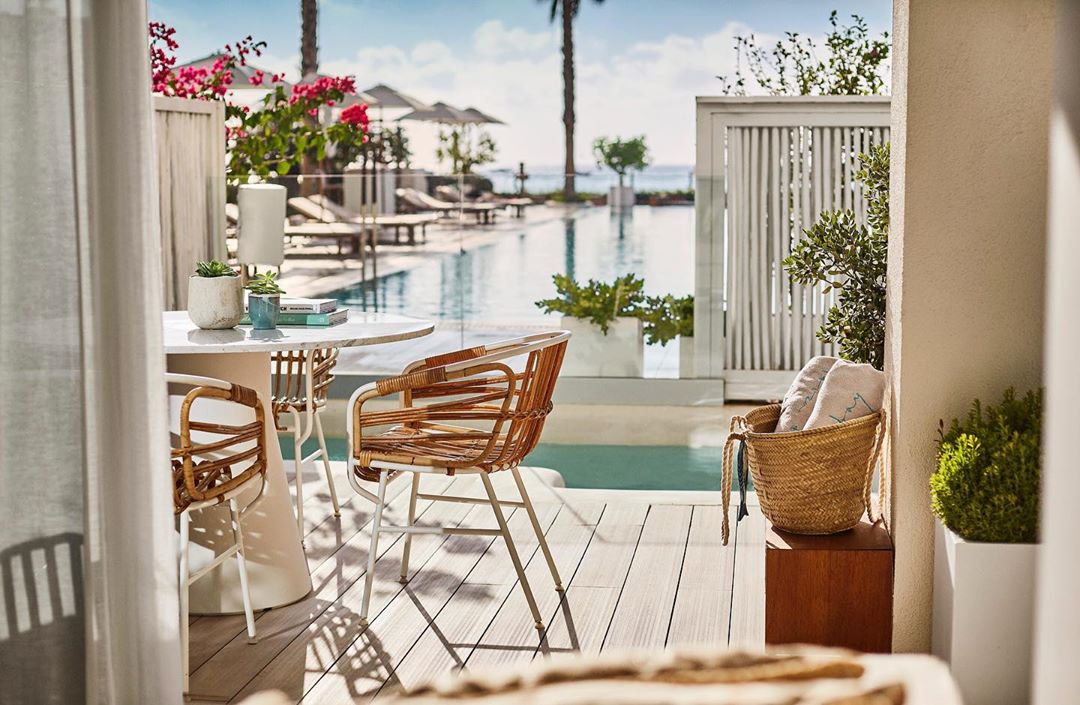 When you find a spot from which you really don’t want to move all day – the terrace in the Junior Suite @nobuibizabay 
</p>
				</div>
			</div>
		</div>
				
				
		<div class=