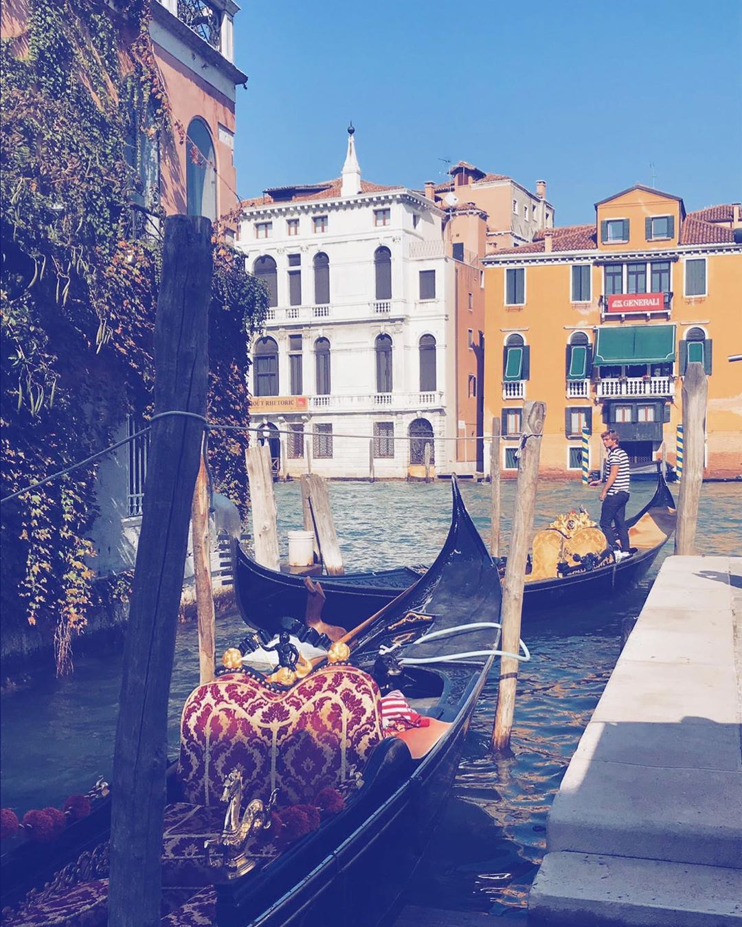 For this week’s #DreamNowGoLater, @amy__orourke reminisces on her time spent in Venice 🇮🇹⁣
⁣
‘Nothing beats wandering a new city, with regular Aperol Spritz stops, quaint pavement bars and people watching in the sun – Venice ticks all of the boxes’ ✨⁣
⁣
#DreamNowGoLater #ArmChairTravel #FoxCommsTravel #OneDaySoon ⁣
