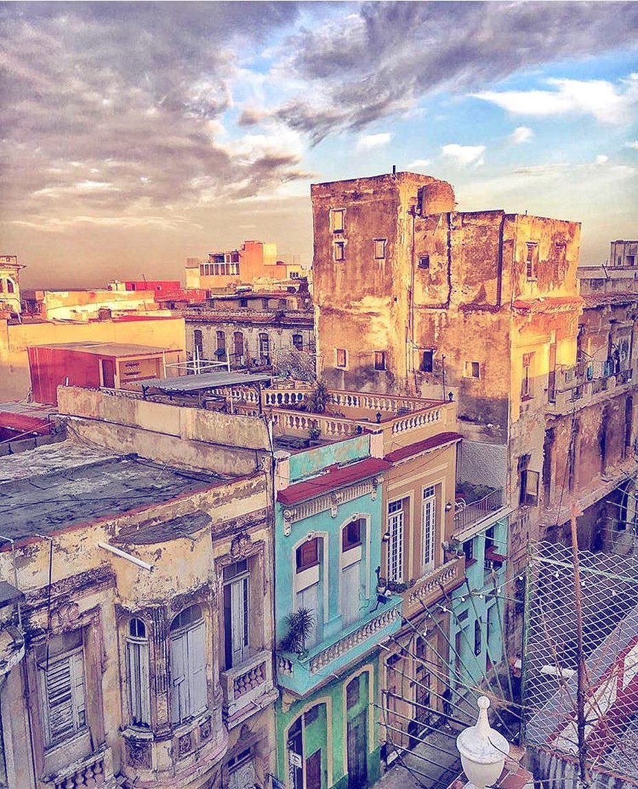 For this week’s #DreamNowGoLater, @thorpey_loves remembers her first night spent in Havana 💃🍹⁣
⁣
‘Drinking authentic mojitos in Cuba’s coolest cocktail bar, El Floridita, and dancing to live music in the street – Havana was everything I wanted it to be!’⁣
⁣
Head to our story to choose your ultimate Bucket list Trip and be inspired for future travels…