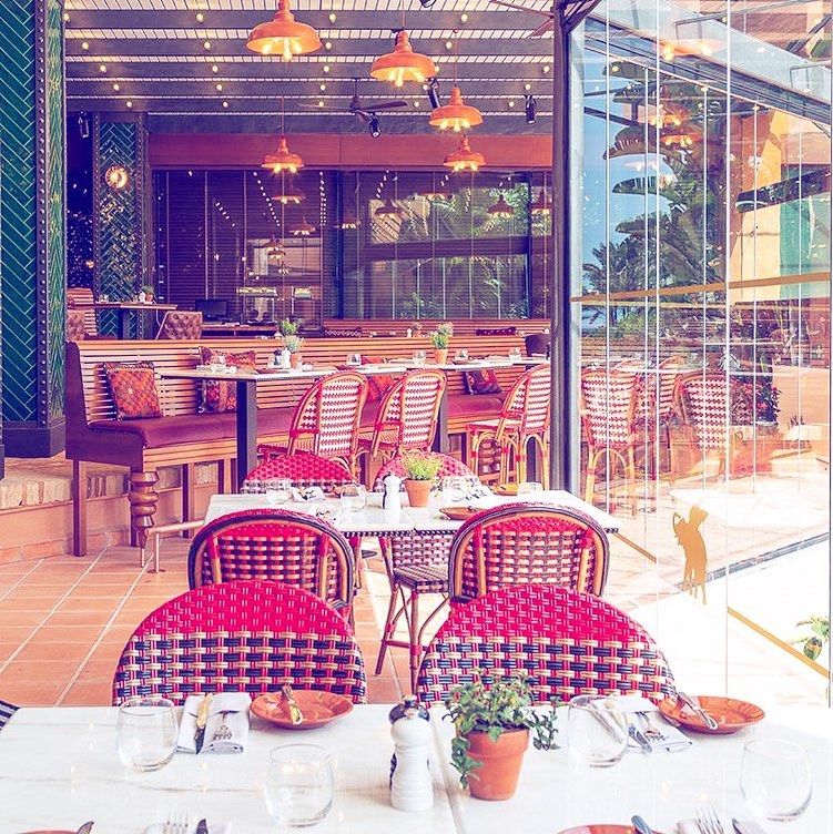 We can’t wait to be sat in our favourite restaurants again… ⁣
⁣
Baltazár Bar & Grill at @kempinskibahia provides a cozy ambience, taking an urban twist on a romantic bodega, with unbeatable views of the resort’s lush gardens and glistening pools 🍷✨⁣
⁣
Which restaurants are you most looking forward to returning to? ⁣
⁣
📸 @elpaseodelmar