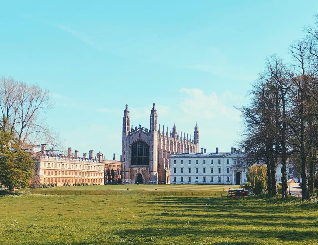 For this week’s #DreamNowGoLater, @callummcla proves dream destinations don’t always have to be abroad, as he reminisces about the beautiful city of Cambridge ⛪️⁣ ⁣⁣
“Despite being my hometown and therefore being a little biased.. this city truly stands out as one of the most beautiful cities in the UK. Crammed full of vibrant culture, fascinating history, jaw-dropping architecture and of course punting, Cambridge is an easy weekend away for anyone looking for a quintessentially British break 🇬🇧”⁣
⁣
#DreamNowGoLater #ArmChairTravel #Cambridge #FoxCommsTravel #OneDaySoon #VisitBritain ⁣