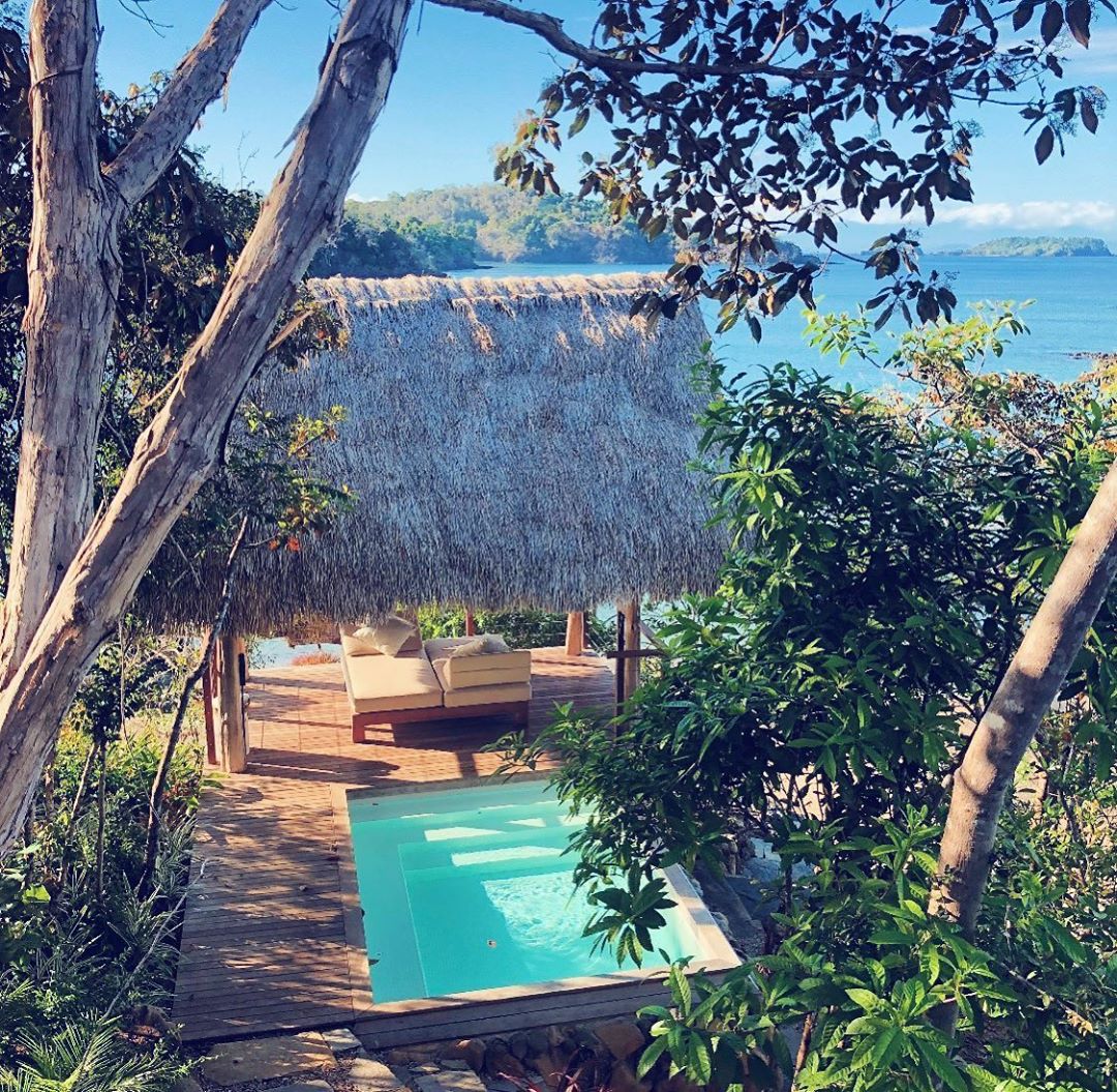 For this week’s #DreamNowGoLater @elliekay3 looks back on her time spent on Islas Secas 🌴✨⁣
⁣
‘Islas Secas is a remote 14 private island archipelago off of the coast of Panama. With only 7 villas and 14 untouched islands to explore, this secluded and pristine place is ideal for unwinding, recharging and resetting.’ 🐚🌺⁣
⁣
#DreamNowGoLater #ArmChairTravel #OneDaySoon #RemoteLuxury #IslasSecas #FoxCommsTravel ⁣
