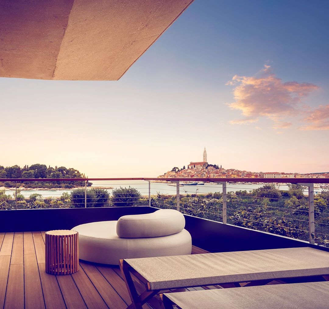 #OneDaySoon we can’t wait to be exploring our favourite heart shaped peninsula with a stay at Grand Park Hotel, Rovinj. … ⁣
⁣
Located on the west coast of Istria, Rovinj is a quaint Croatian fishing port with tangled cobbled streets to explore and an abundance of eateries to choose from – all of which offer Istria’s three culinary gems – truffles, wine and olive oil 🍷🍝🍃⁣
⁣
@visitistria ⁣
#DreamNowGoLater #ArmChairTravel #GrandParkHotelRovinj #Istria #Croatia #FoxCommsTravel ⁣
⁣