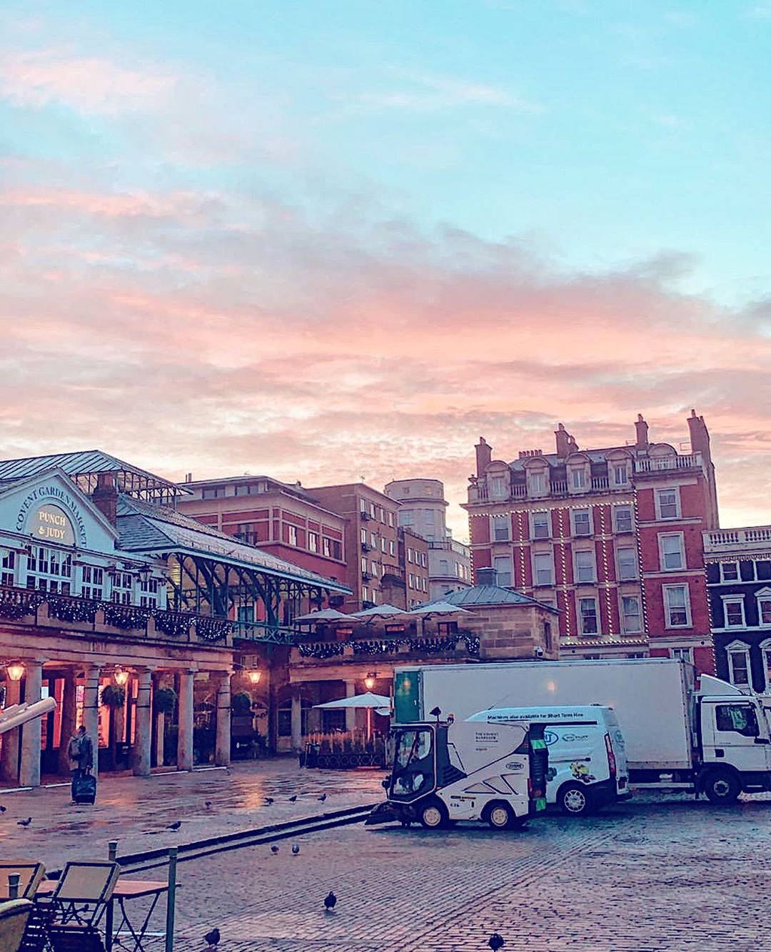 As lockdown measures begin to ease, we’re looking ahead to the places we can’t wait to visit again✨⁣
⁣
Each Wednesday a member of the @fox_comms team will share the place they’re most looking forward to returning to #AnyDayNow⁣
⁣
This week, @emmacostelloe_ looks forward to returning to Covent Garden: ⁣
⁣
‘Before moving to London and since living here, Covent Garden has always been one of my favourite spots in the city, which is why I couldn’t have been happier when Fox HQ moved here last December – with so much character, an abundance of shops & restaurants and bustling atmosphere I can’t wait to return soon!🛍’ ⁣
⁣
#AnyDayNow #CoventGarden #Lifestyle #FoxCommsLifestyle #FoxCommsTravel ⁣