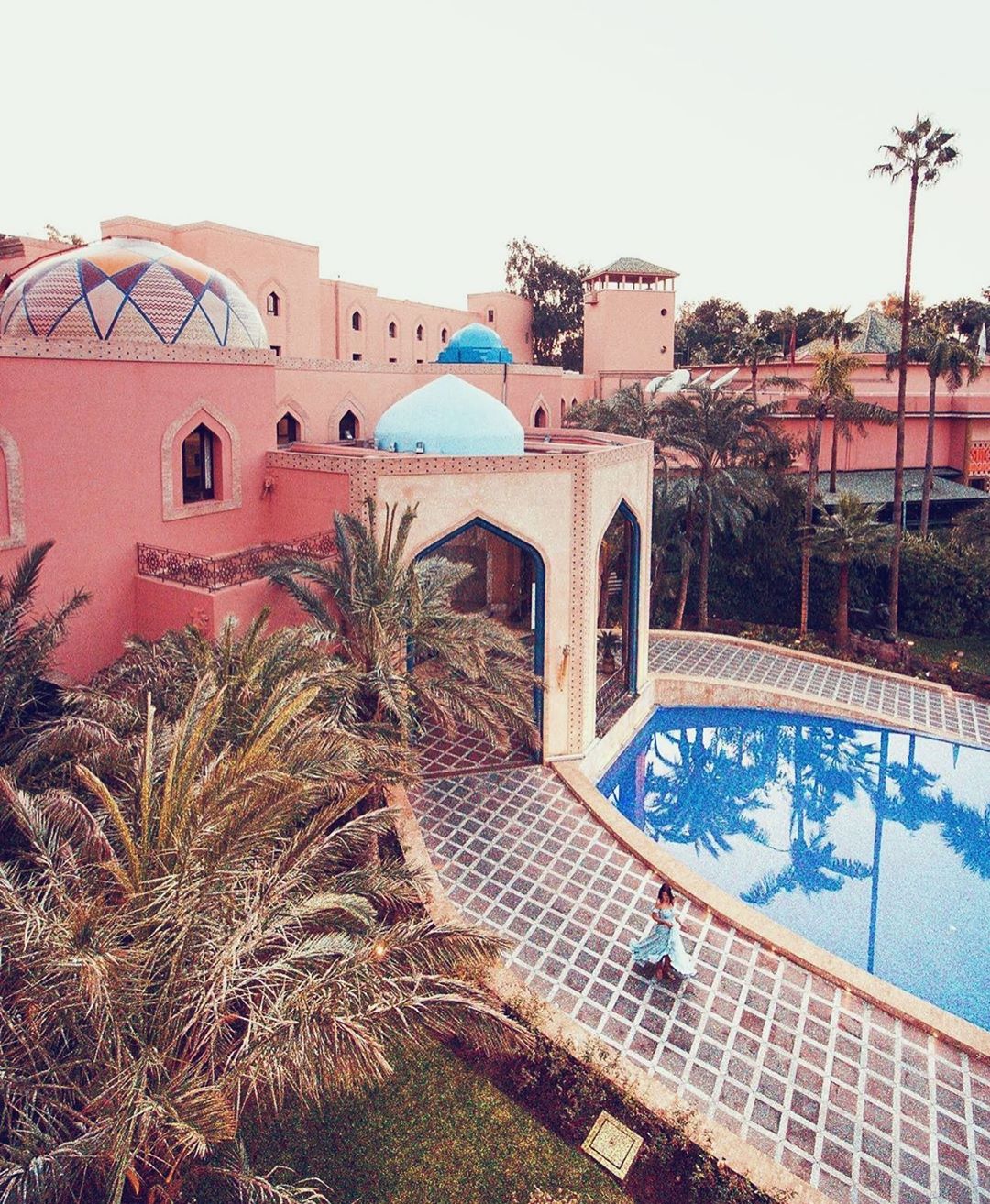 The Palace walk is one of the many beauty spots found at @essaadimarrakech,  an opulent garden resort nestled in the heart of Morocco 🌿✨⁣
⁣⁣⁣
📸@dianamiaus⁣
⁣
#DreamNowGoLater #EssaadiMarrakech #travel #luxury #morocco #dreamdestination #travelinspiration #FoxCommsTravel ⁣